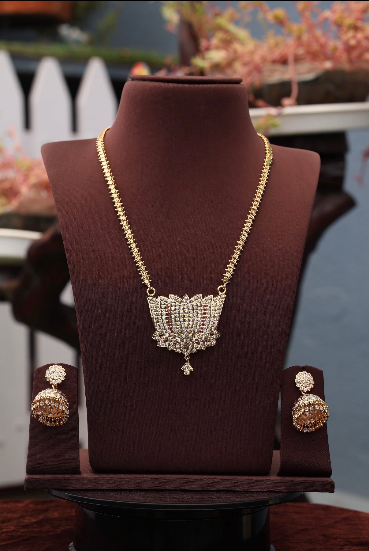 Lotus dollar chain with big earnings