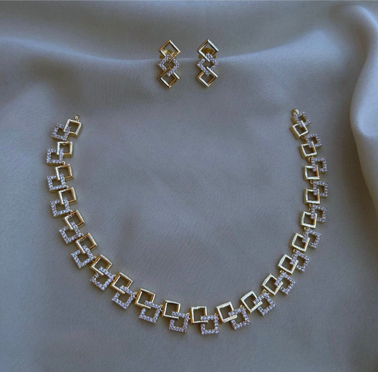 Cubic pattern diamond replica necklace with earrings