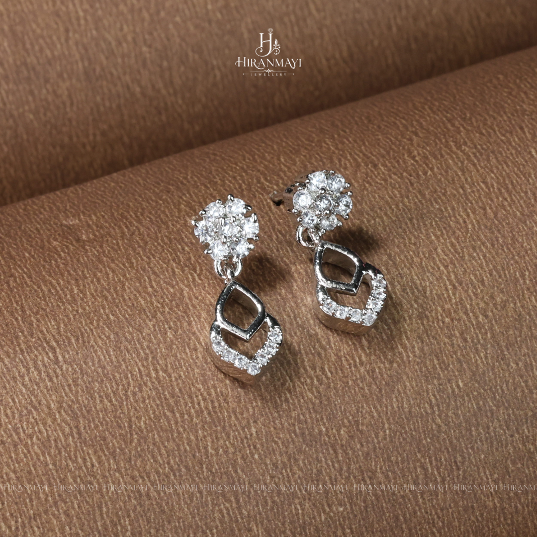 Zig zag pattern diamond replica necklace
