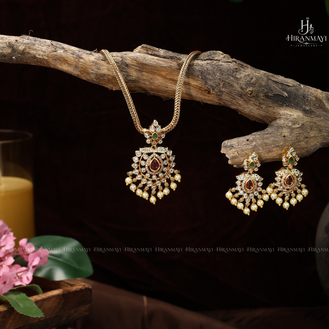 Antique minimal Chocker