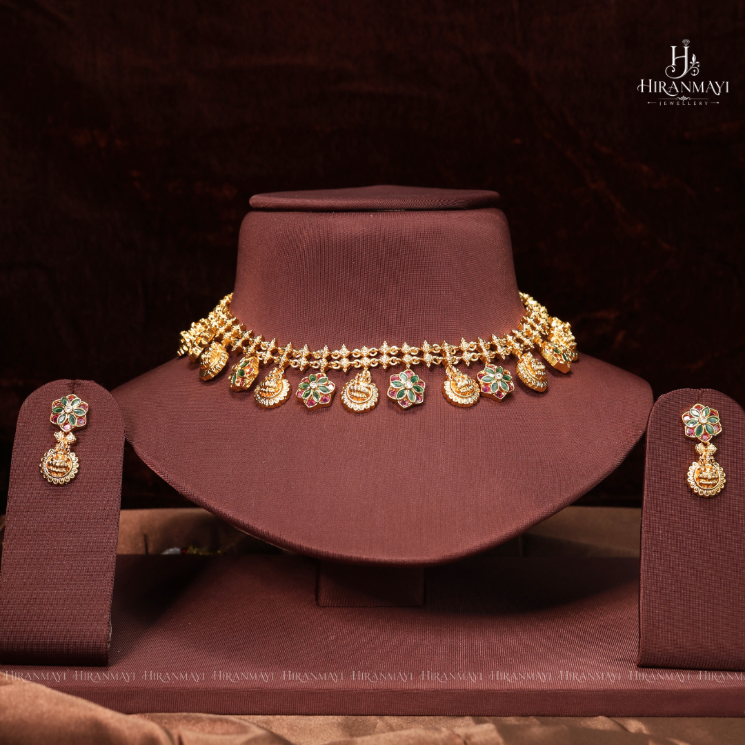 Lakshmi with star hanging short chocker