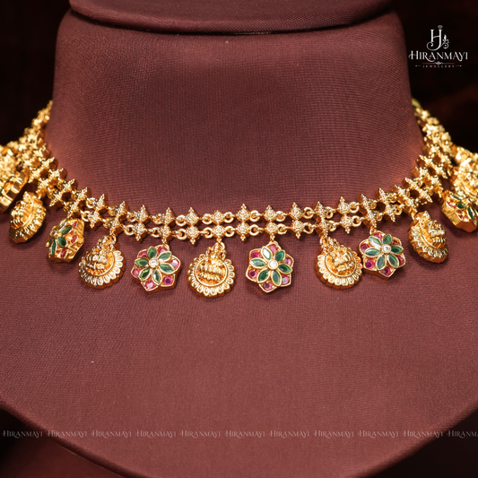 Lakshmi with star hanging short chocker
