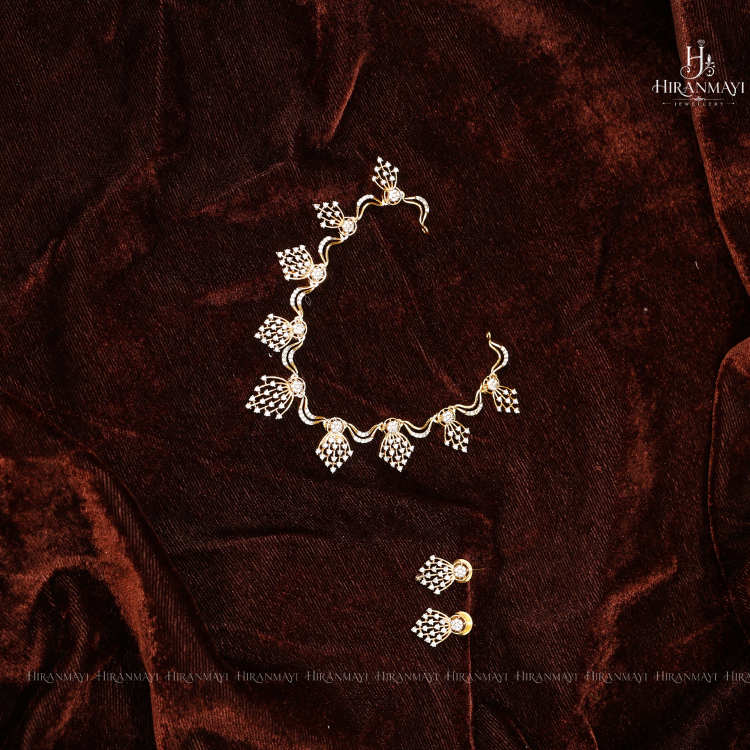 American diamond feathers type necklace