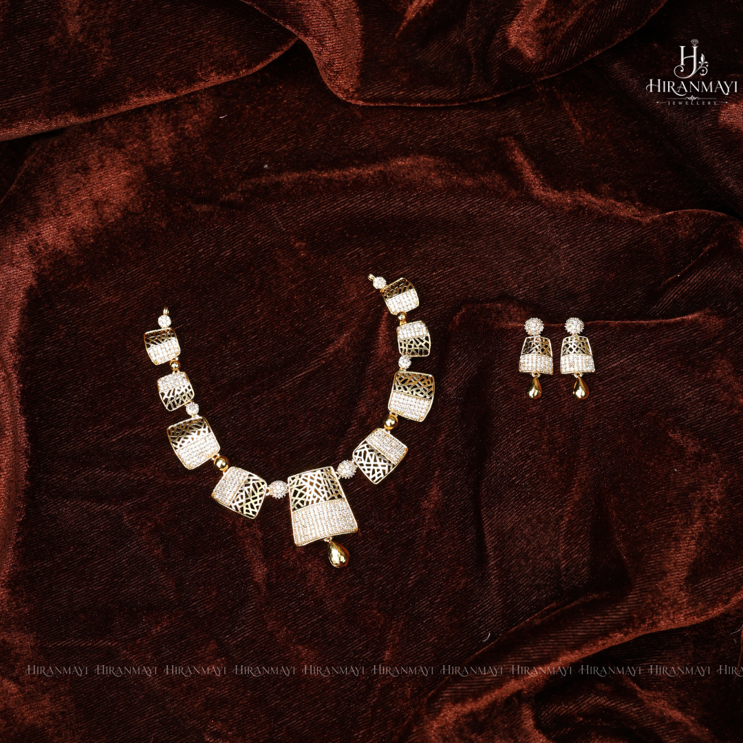 American diamond cube pattern necklace