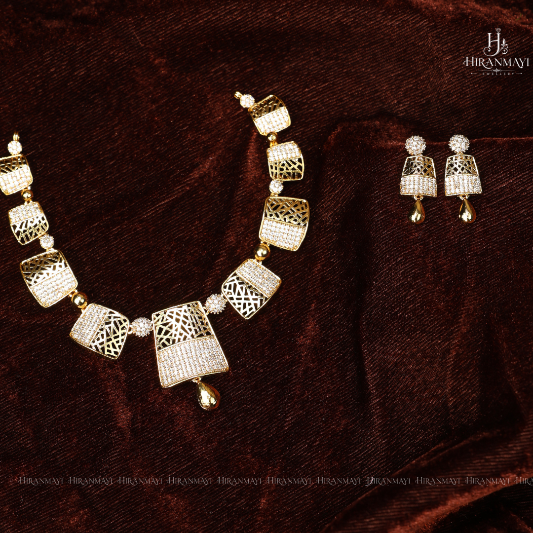American diamond cube pattern necklace