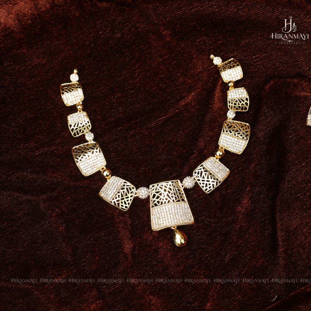 American diamond cube pattern necklace