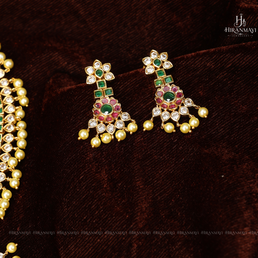 Guttapusulu chocker necklace with Kundan stones