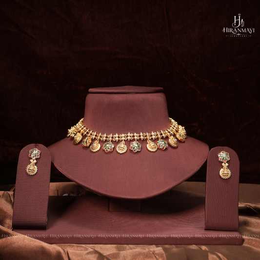 Lakshmi with star hanging short chocker