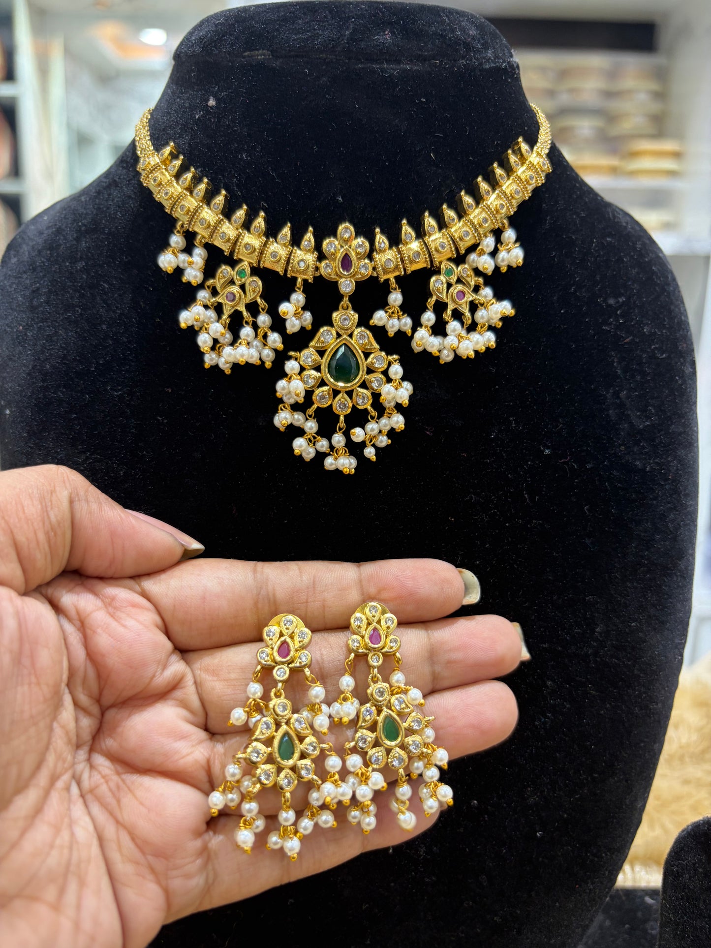 Guttapusulu premium neck chocker