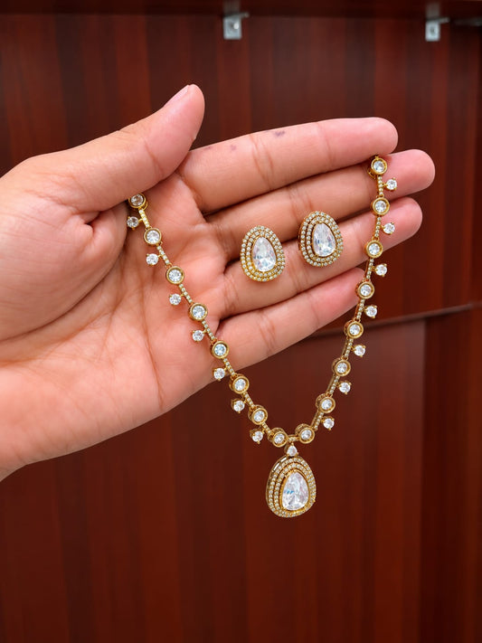 Mozonite stone necklace with earrings
