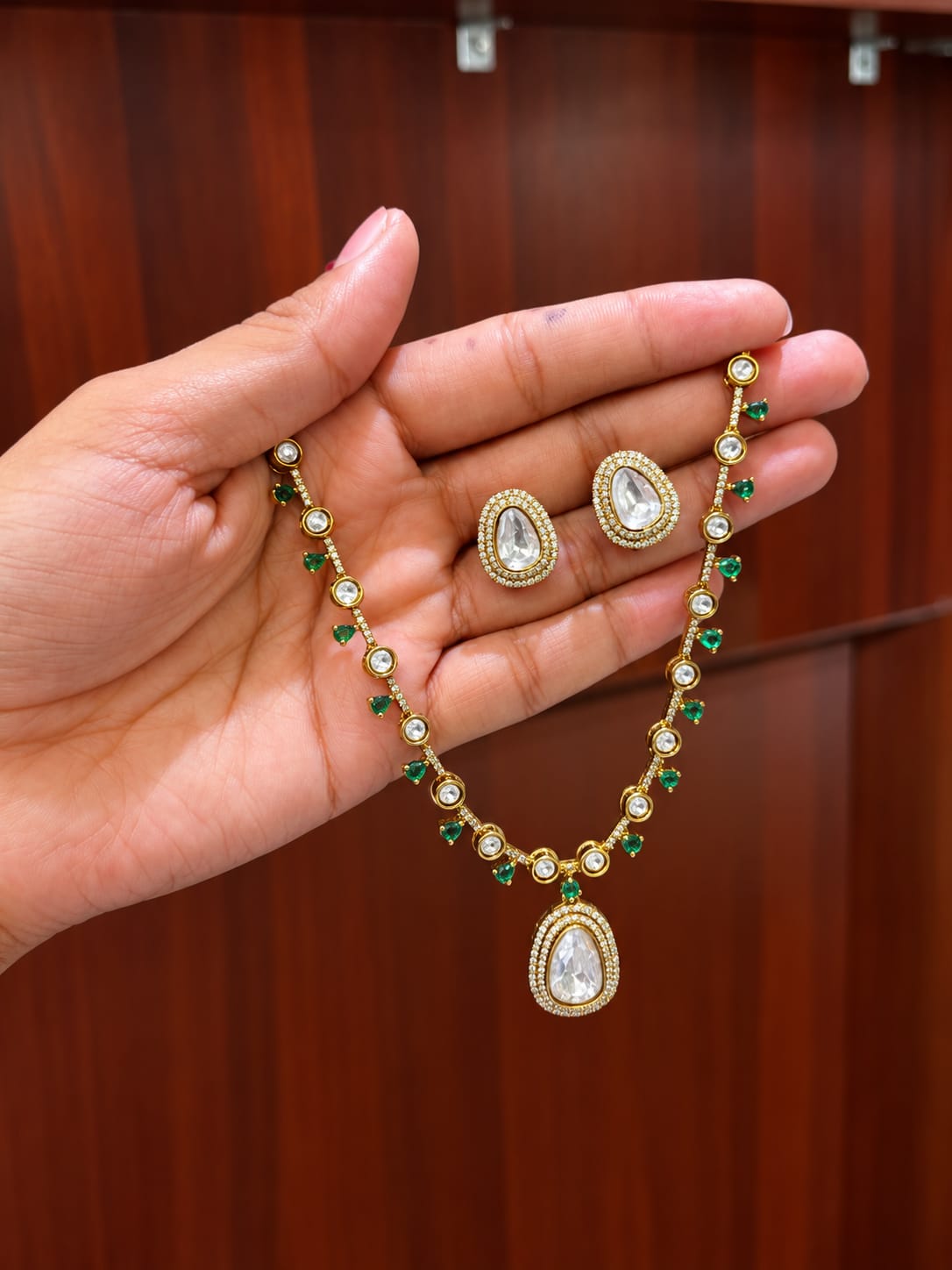 Mozonite stone necklace with earrings