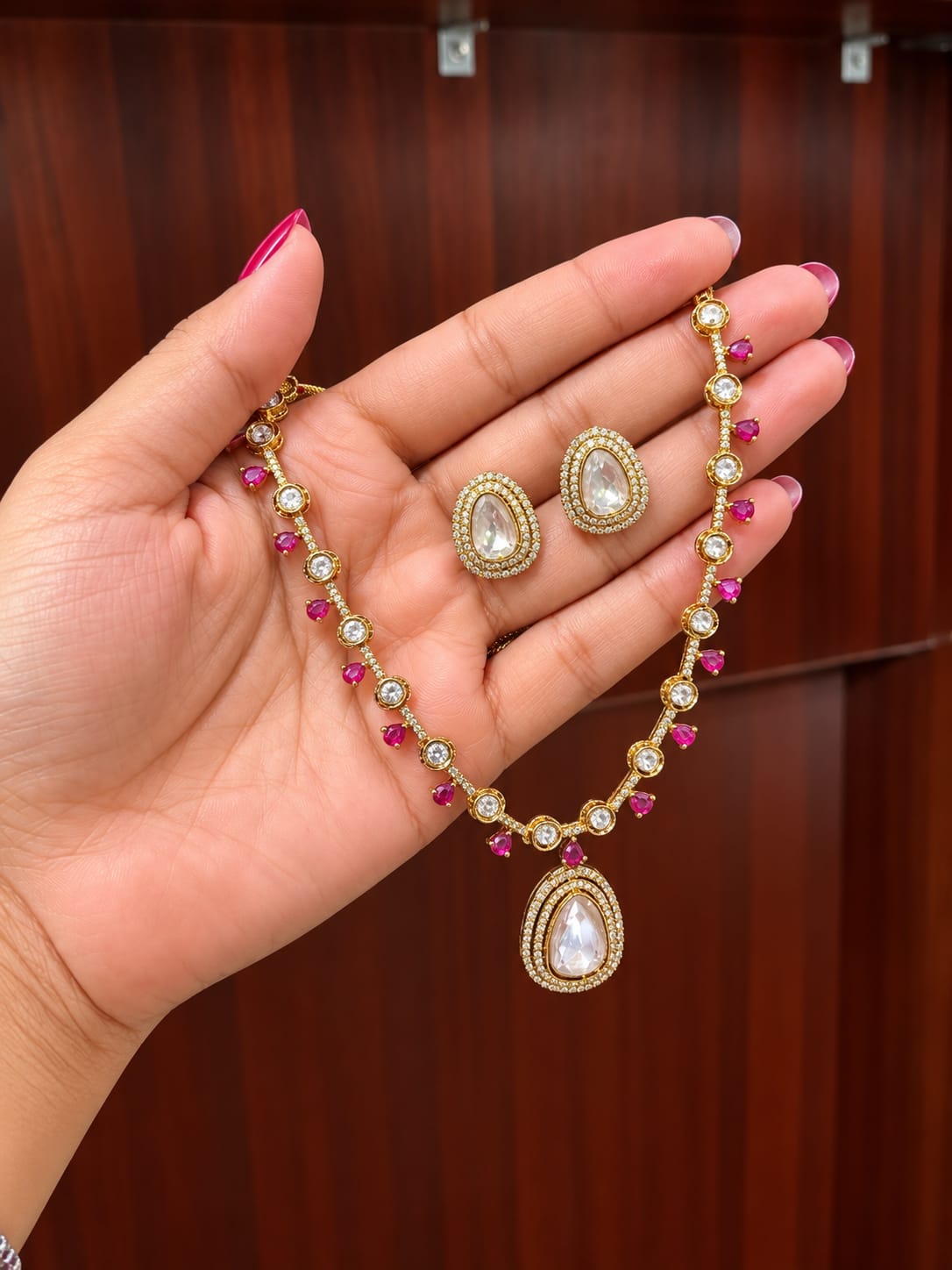 Mozonite stone necklace with earrings